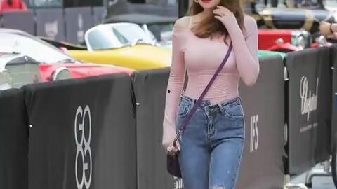 大胸街拍视频,时尚与自信的完美融合