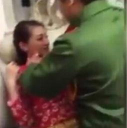 闹洞房摸新娘乳房视频