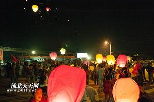 放孔明灯的视频,放孔明灯的浪漫瞬间